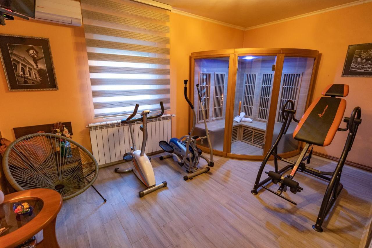 Garni Hotel Lama Kragujevac Buitenkant foto