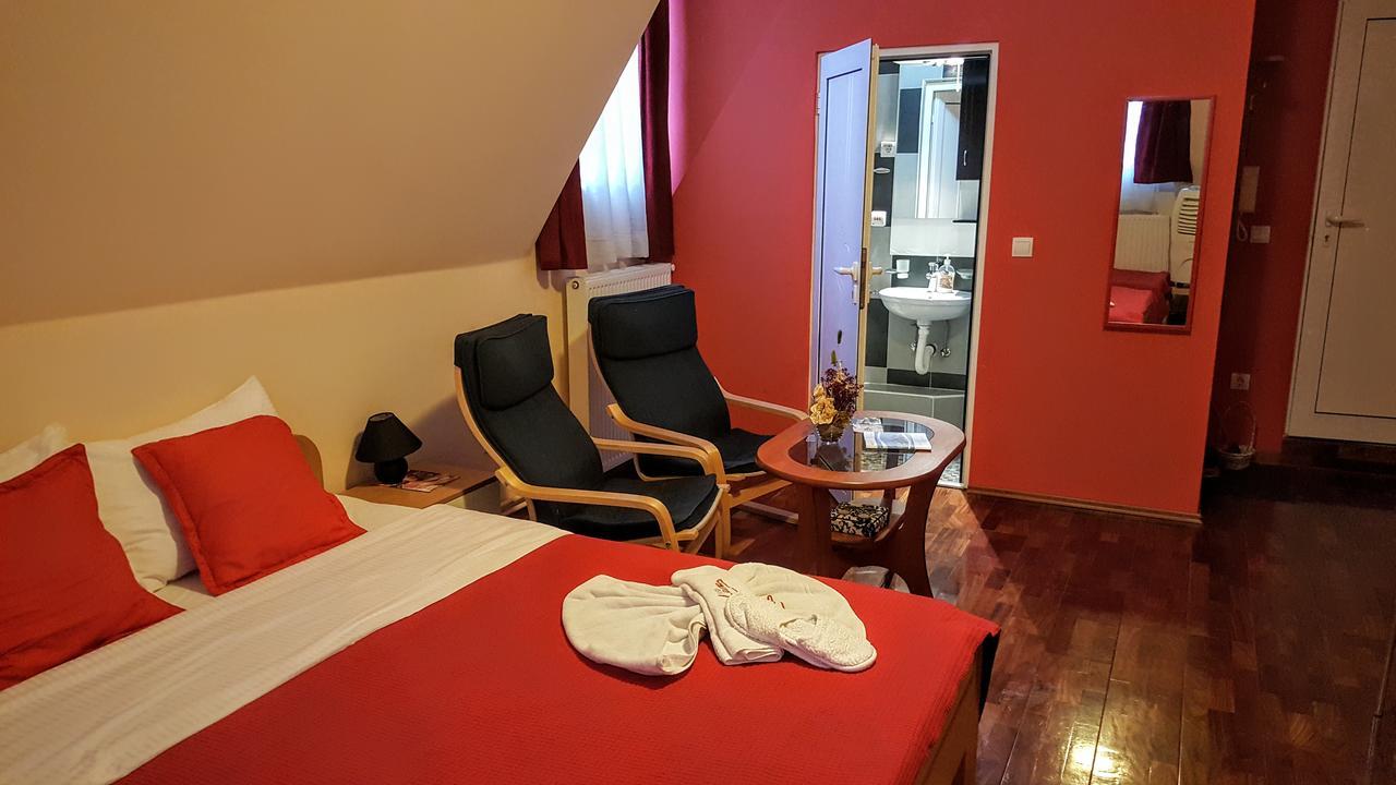 Garni Hotel Lama Kragujevac Buitenkant foto