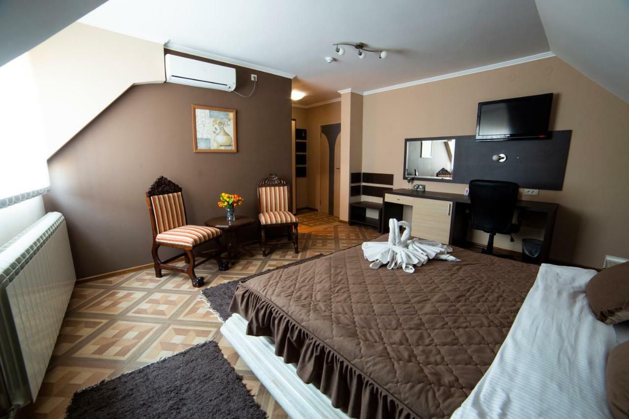 Garni Hotel Lama Kragujevac Buitenkant foto