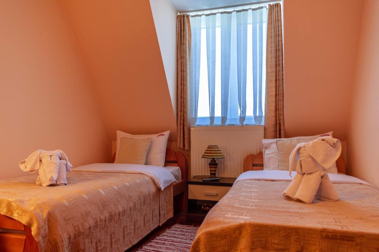 Garni Hotel Lama Kragujevac Buitenkant foto
