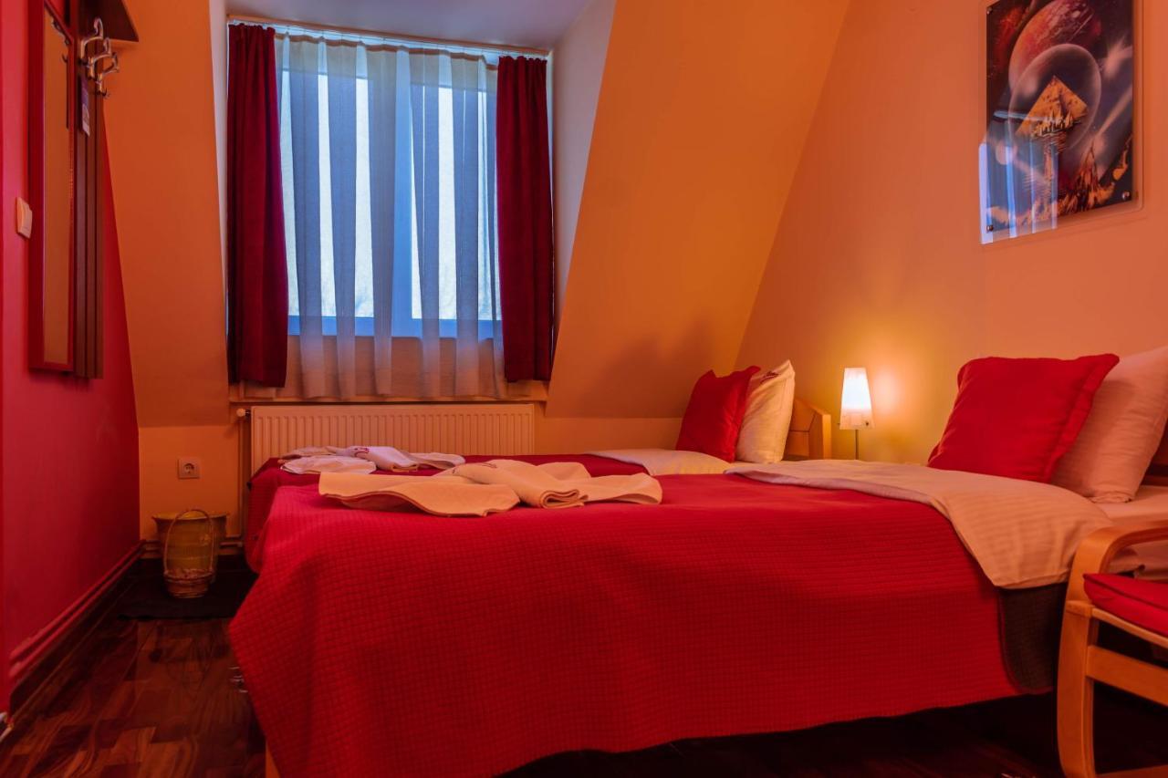 Garni Hotel Lama Kragujevac Buitenkant foto